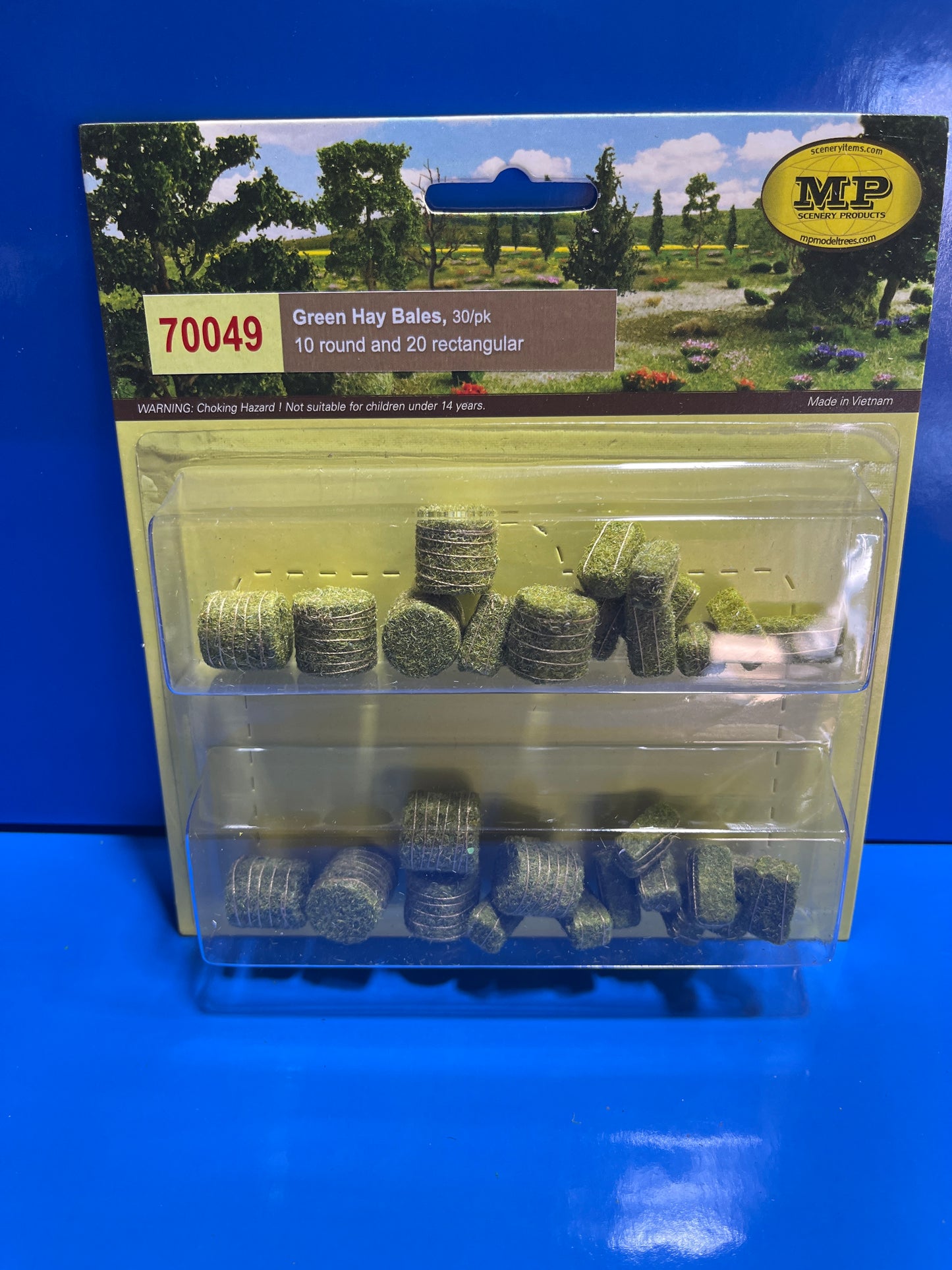 MP Scenery - Green Hay Bales (10 round and 20 rectangular) HO 30/pk