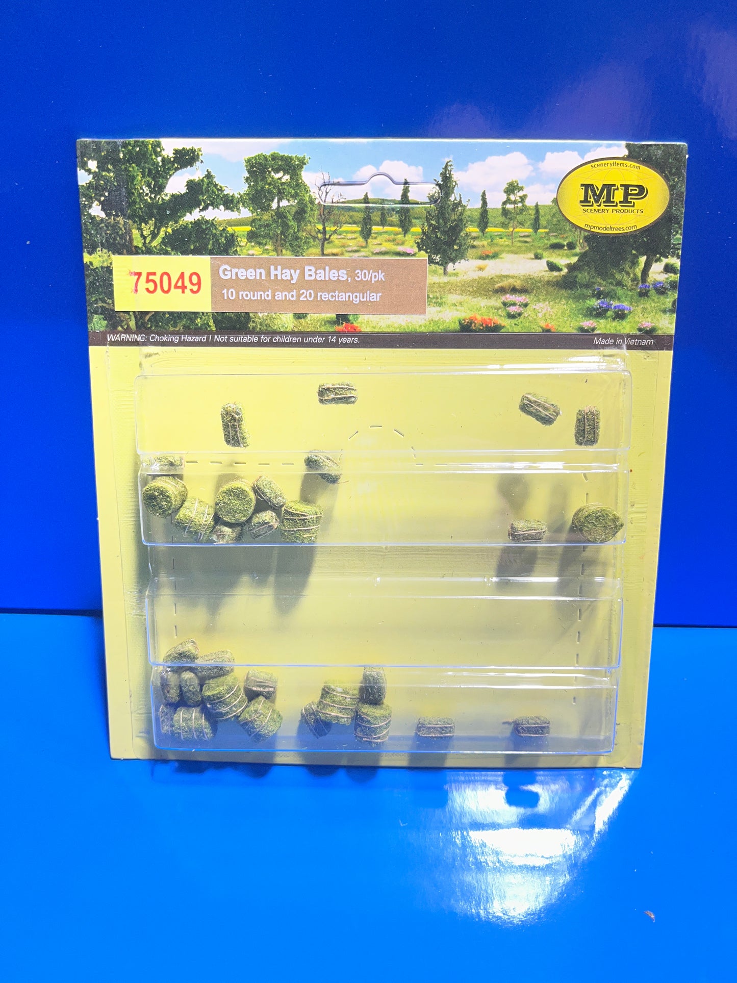 MP Scenery - Green Hay Bales (10 round and 20 rectangular) - N Scale 30/pk
