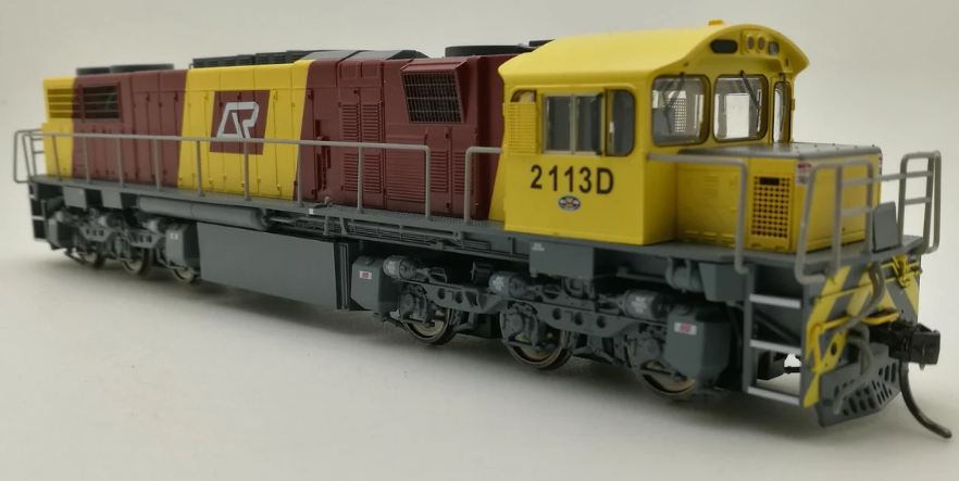 Wuiske Models Queensland Rail #2113D Driver Only Corporate (Broncos) Livery Locomotive HOn3½ 12mm Brand New
