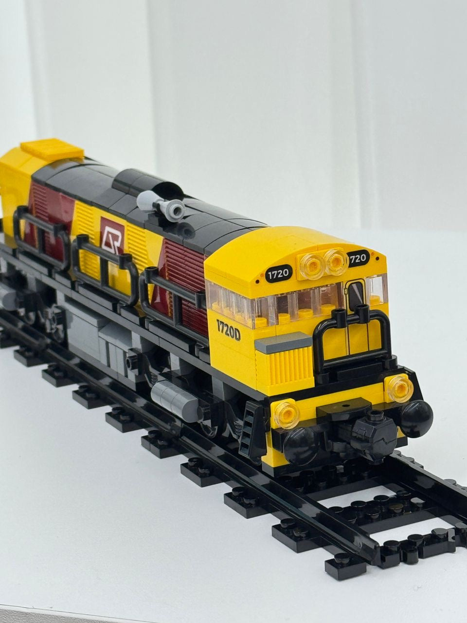 BuildingToys Brick QR Diesel Train - 1720 Class